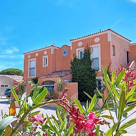 L'oustal Des Mers 4*